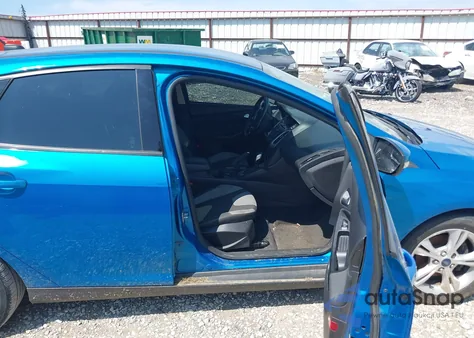 2014 Ford Focus Se из США, поврежденный, VIN 1FADP3K26EL452057